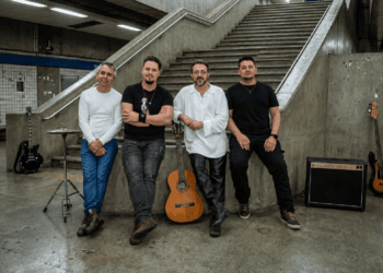 Legião Urbana Cover-SP traz a Aracaju espetáculo que recria a atmosfera dos shows de Renato Russo