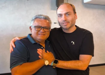 Pastor Zé Carlos celebra convenção de Flávio Bolsonaro e afirma que Brasil precisa de mudanças