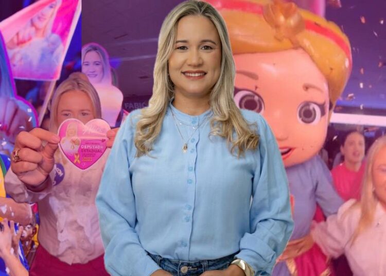 Alice Caroline tem candidatura homologada pelo PSD e lança mascote Super Alice durante convenção