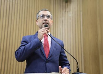 Lúcio Flávio aponta aumento de concessões de espaços públicos em anos eleitorais: “Tem alguma coisa muito errada”