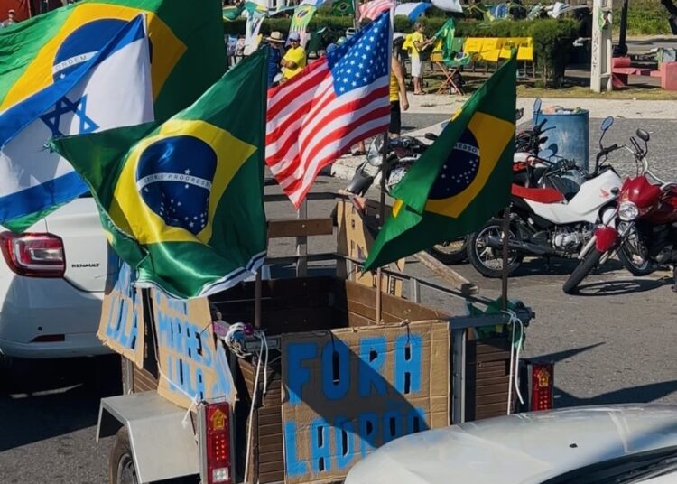 Carreata contra Lula e Moraes organizada pela Direita Sergipana reúne centenas de apoiadores de Bolsonaro em Aracaju