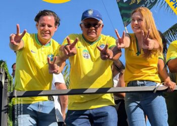 Pastor Zé Carlos participa de carreata contra Lula e Moraes que reúne centenas de apoiadores em Aracaju
