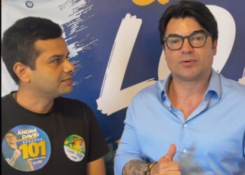 Ao lado de Flávio da Direita, André David declara apoio ao impeachment de Alexandre de Moraes