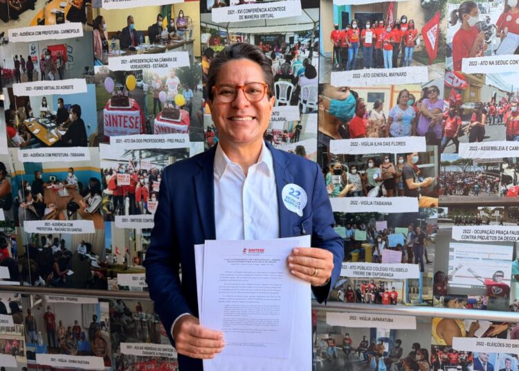 Ricardo Marques assina carta-compromisso com o Sintese e assume propostas em defesa dos professores