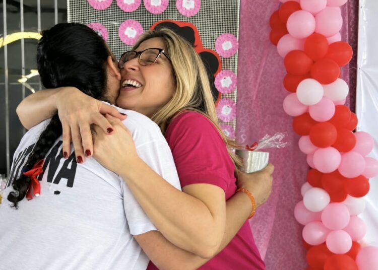Missionária Gisele quer ampliar na Câmara Federal trabalho social que já realiza nos presídios