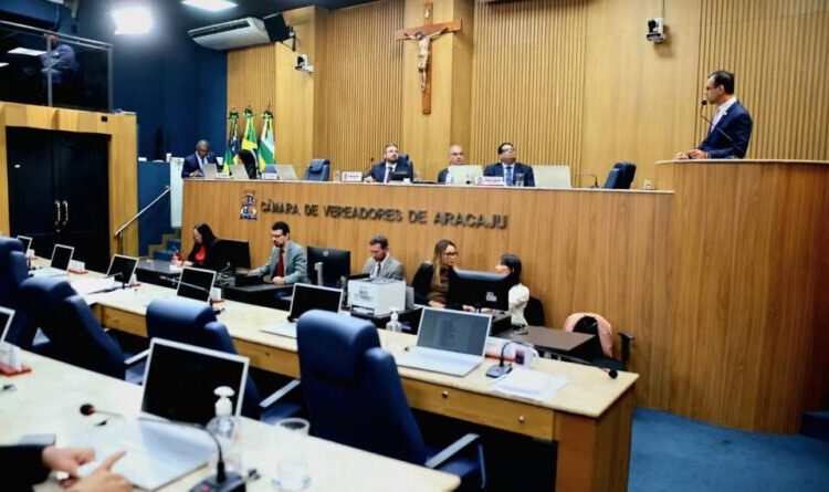 Câmara de Aracaju aprova projeto que condiciona subsídio do transporte à regularidade trabalhista e fiscal
