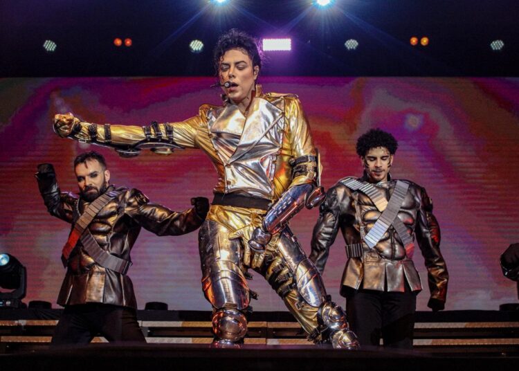 Rodrigo Teaser traz a Aracaju espetáculo internacional em tributo a Michael Jackson neste sábado