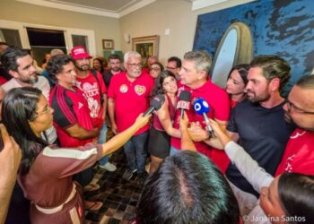 Rogério Carvalho é reeleito em primeiro lugar para o Senado por Sergipe