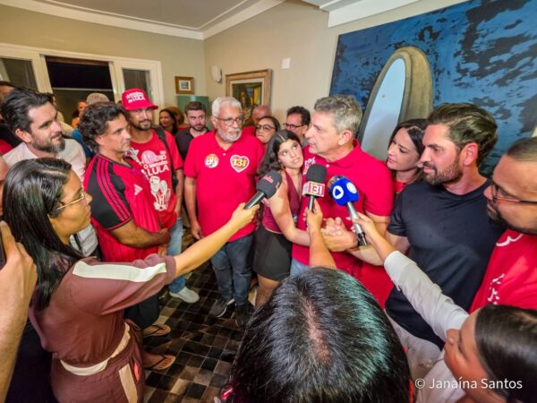 Rogério Carvalho é reeleito em primeiro lugar para o Senado por Sergipe