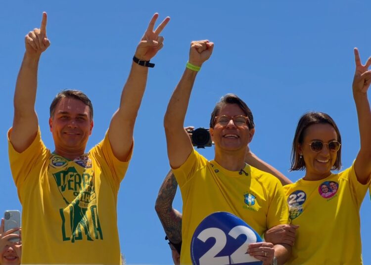 Dia seguinte ao 1º turno, Ricardo Marques entra na campanha do 2º turno por Flávio Bolsonaro