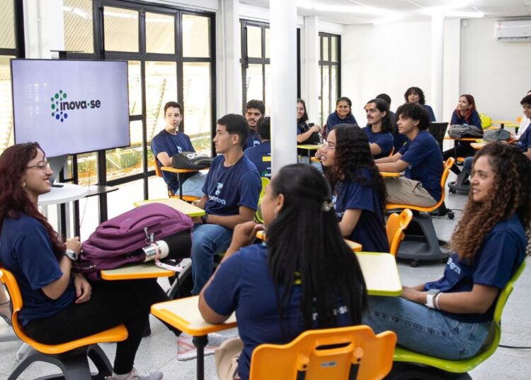Novas turmas do JovemTech iniciam formação de 180 jovens para mercado de tecnologia em Aracaju